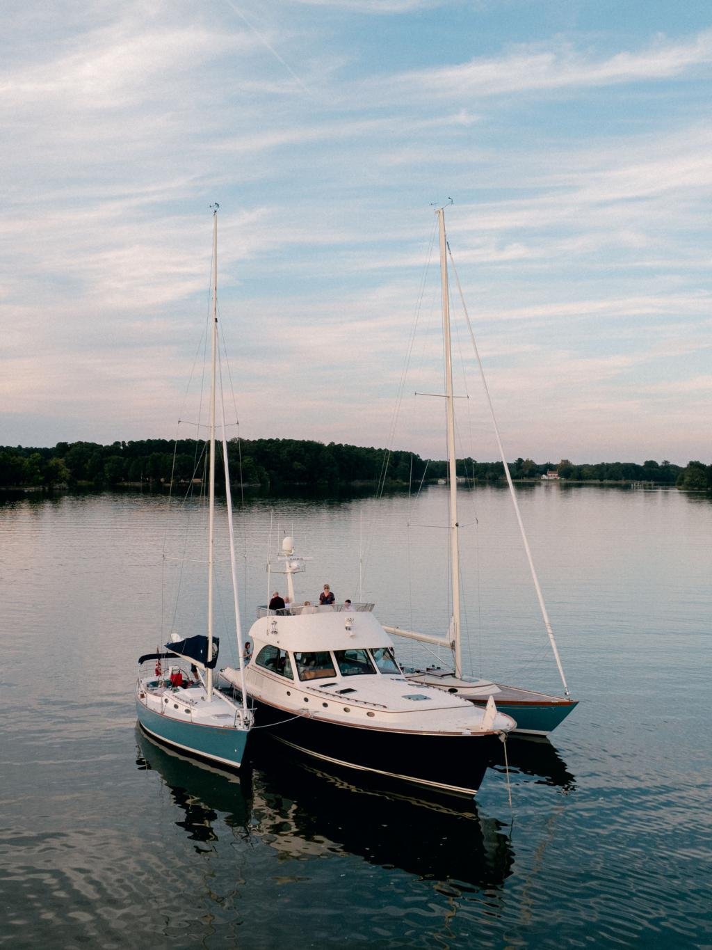 Carolina Skiff (Center Console)